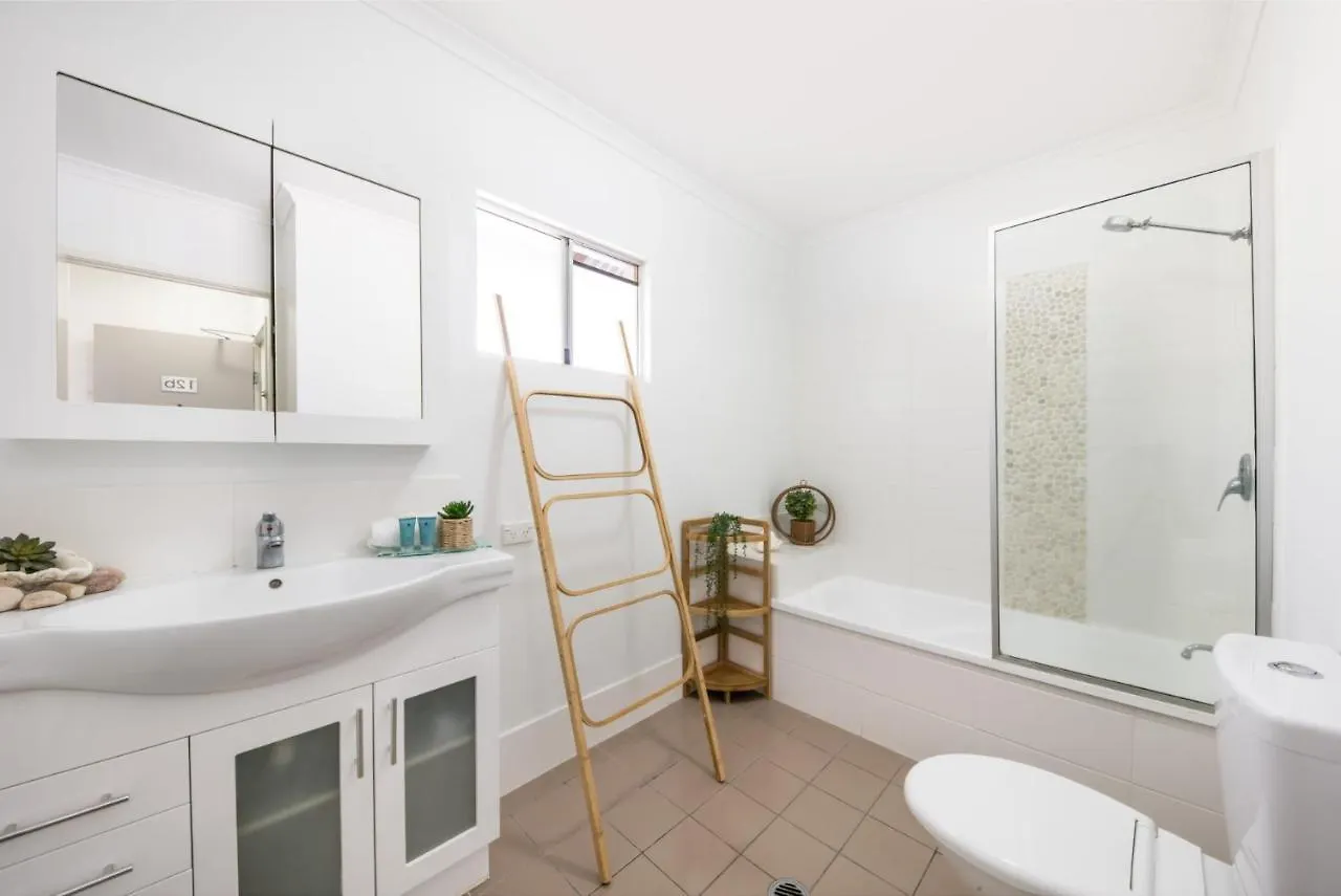 Waterlily - Two Bedroom Apartment Airlie Beach
