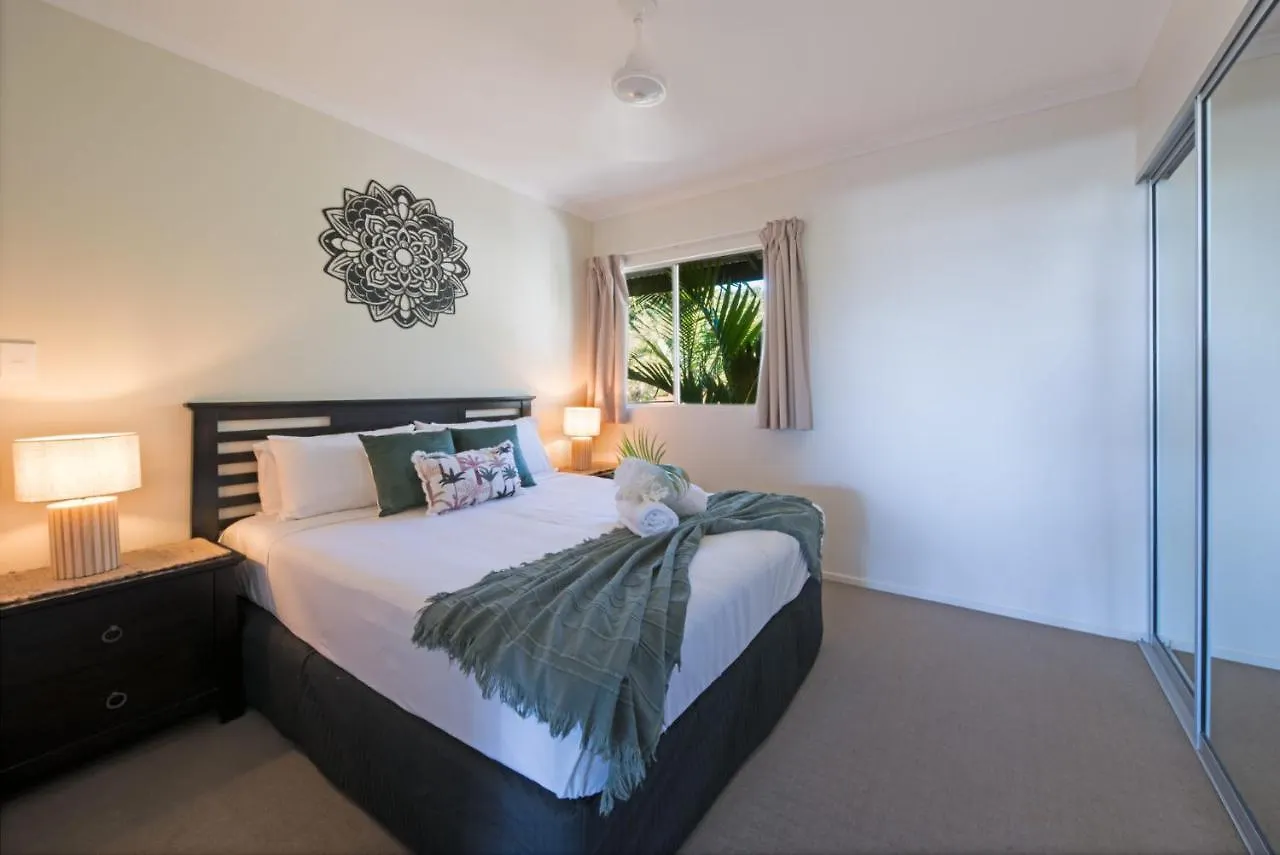 Waterlily - Two Bedroom Apartment Airlie Beach